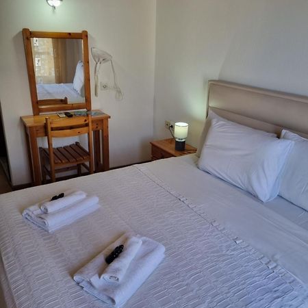 Zeus Guesthouse 帕纳基雅 外观 照片