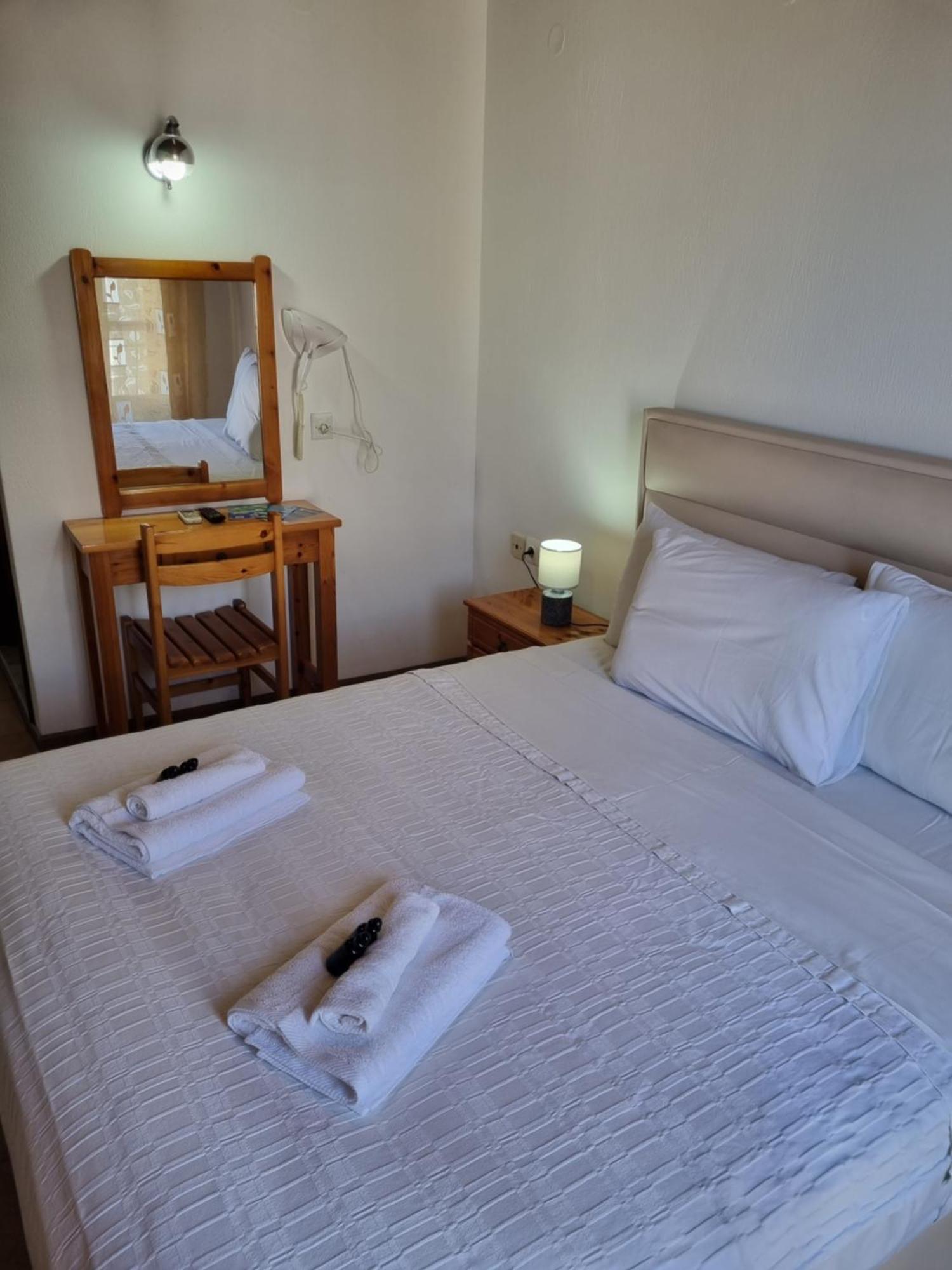 Zeus Guesthouse 帕纳基雅 外观 照片